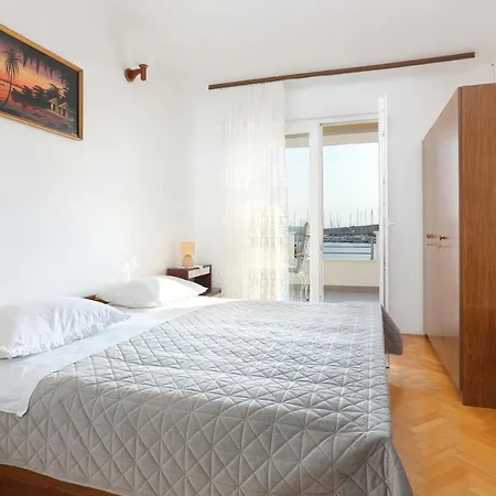 Apartman 7558a Rogoznica (Sibenik-Knin)
