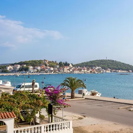 Apartman 7558a Rogoznica (Sibenik-Knin)