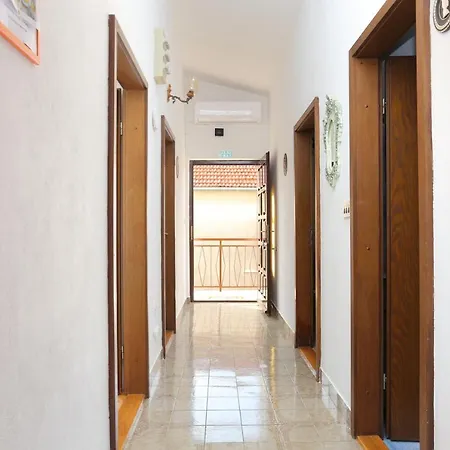 7558a * Rogoznica (Sibenik-Knin)